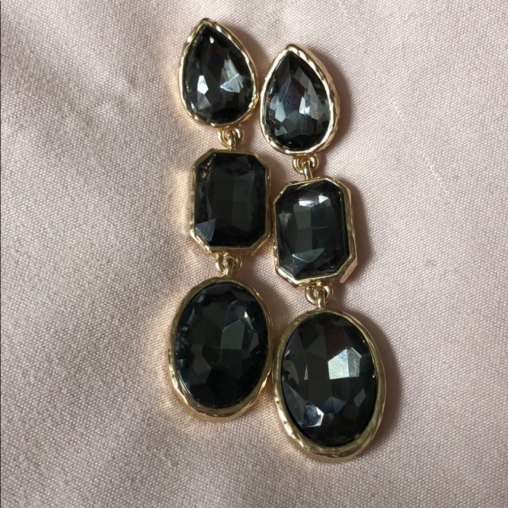 Francesca’s Grey & Gold Earring